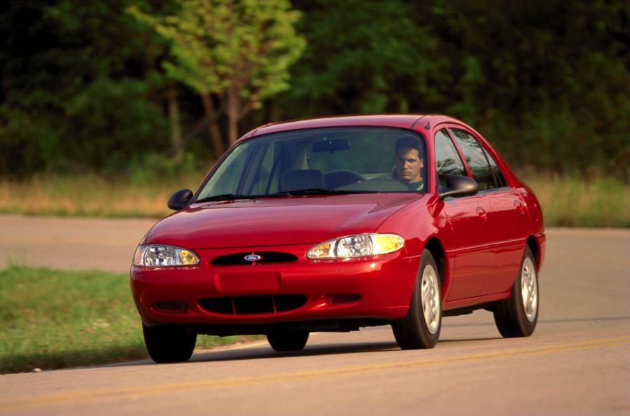  Ford Escort America 1997 года  (фото 18 из 31)